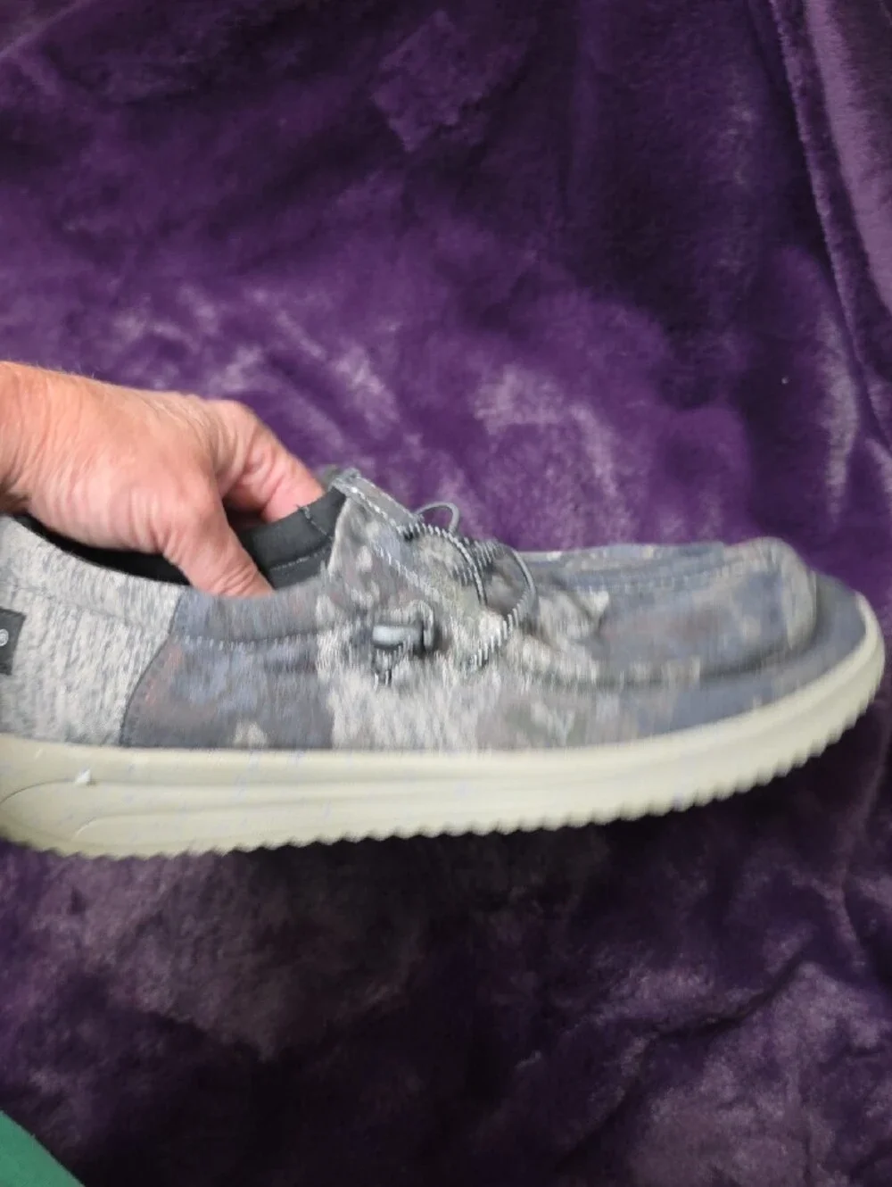 Howitzer Patriot Men’s Gray Camouflage Slip-On Loafers with Elastic Lacing Sz 9